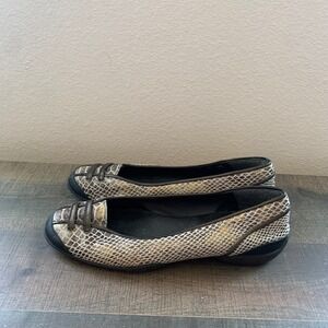 Women's Croc‎ Embossed Flats Brown Snake Print Comfort Shoes Size Size 7.5
